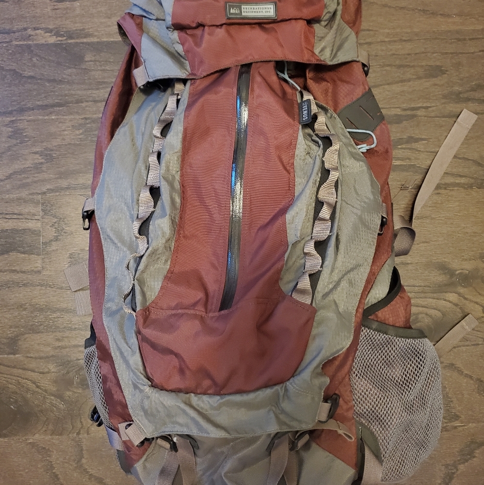 REI VENUS Backpacking Hiking Camping Pack